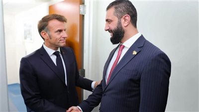 ماكرون يصل دمشق في أول زيارة لرئيس أوروبي منذ سقوط نظام الأسد 