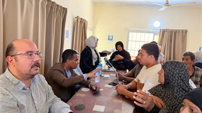 رئيس حي الأربعين يواصل لقاءاته الجماهيرية ويوجه بحل شكاوى المواطنين ميدانيا