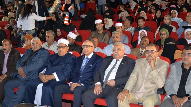 محافظ الأقصر ووكلاء