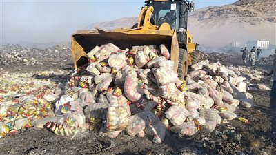 تموين سوهاج يعدم 39 طن أرز وسكر فاسد بالجبل الغربي          