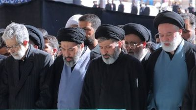 دفن جثمان المرشد الإيراني السابق خامنئي في مشهد.. وغياب مجتبى يثير التساؤلات