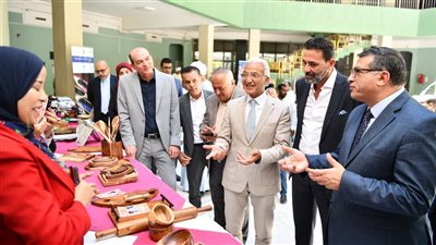 محافظ قنا يبحث تعزيز التنمية الاقتصادية الثقافية والسياحة الريفية  