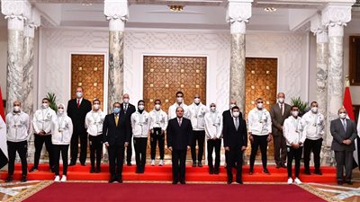 من أبطال الأولمبياد إلى منتخب مصر.. الرئيس السيسي يُرسخ تكريم الرياضيين
