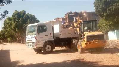 محافظ أسيوط: رفع نواتج تطهير الترع والمصارف بالبداري للحفاظ على البيئة