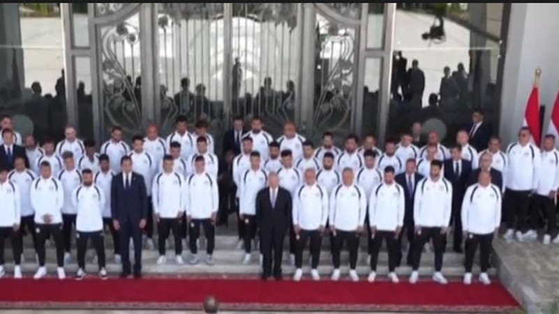 الرئيس السيسي يكرم