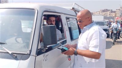  ضبط ١٤٢٣ مخالفة سرفيس وفض ٤ مواقف عشوائية خلال ٥٢ حملة رقابية بالجيزة