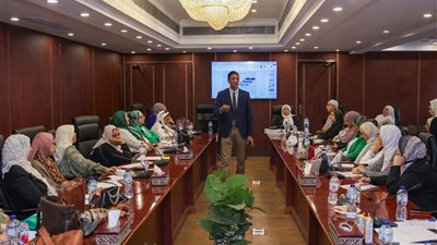 سيدات أعمال غرفة الجيزة يستعرض مخرجات برنامجه لتأهيل رواد الأعمال