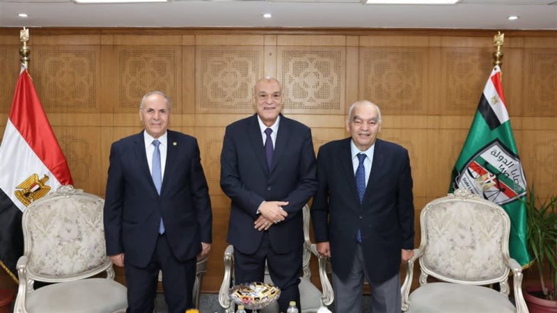 المستشاران حسين مصطفى