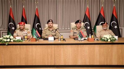 رئيسا أركان الشرق والغرب الليبي يتفقان في سرت على تعزيز توحيد المؤسسة العسكرية