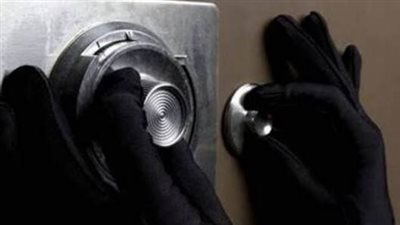 اتهام سيدة بسرقة خزنة تضم مبلغًا ماليًا وعقد زواج من فيلا بأكتوبر
