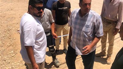 رئيس حي الجناين بالسويس يتابع أعمال تطوير طريق الحجاج ويؤكد سرعة الإنجاز 