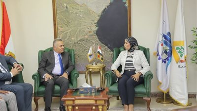 رئيس جامعة السويس يتابع إجراءات تخصيص أرض الجامعة الأهلية بمدينة السويس الجديد