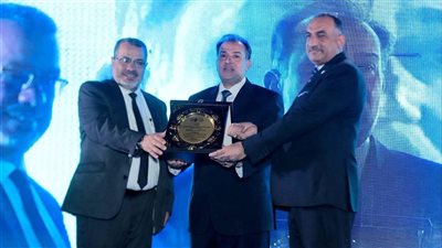 رئيس جامعة قنا يشهد حفل تخريج الدفعة الأولى بجامعة طيبة التكنولوجية