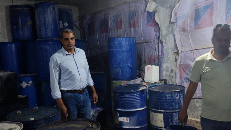 ضبط مصنع مبيدات غير