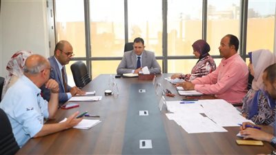 محافظ دمياط يناقش تطوير مرفق الكهرباء بمشروع حينا في منطقة الشعراء