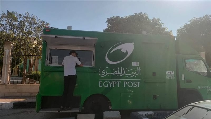 سيارة متنقلة لتقديم