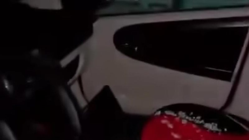 تحطيم سيارتها