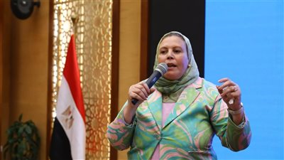 الدكتورة حنان الشاذلي: التواصل العاطفي يصنع السعادة الزوجية