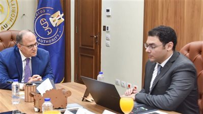 هيئة الدواء تبحث تسريع تسجيل أول مصنع لمستلزمات قسطرة المخ والقلب في مصر