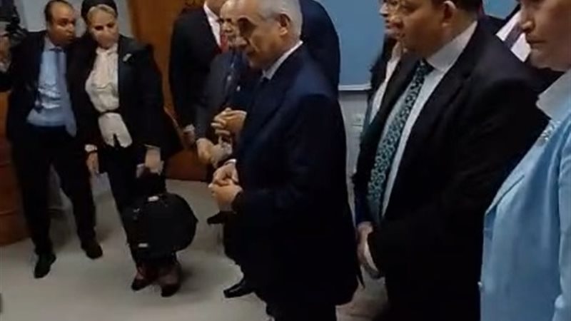 الافتتاح 