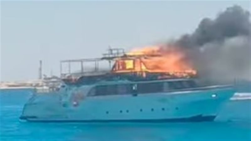 حريق يلتهم لانشًا