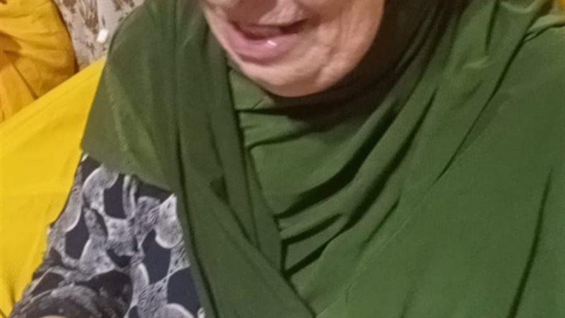 جدة الفتاة 