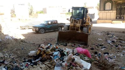 حملة نظافة مكبرة بقفط تنجح في رفع 50 طنًا من المخلفات وتراكمات القمامة بالشوار