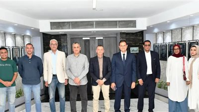 محافظ أسوان يستقبل وفد مركز إبداع مصر الرقمية لبحث سبل دعم التحول الرقمي