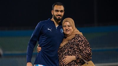 مصطفى زيكو يحتفي بوالدته برسالة مؤثرة: «طول عمرك رقم واحد يا ست الكل»
