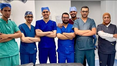 مستشفى الكرنك الدولي تنجح في 3 جراحات دقيقة للشلل الرعاش والديستونيا 