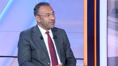 أستاذ نقد أدبي: الذكاء الاصطناعي يفرض تحديات جديدة على اللغة العربية
