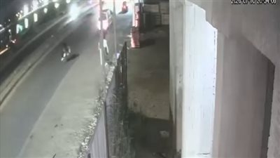 مصرع سيدة أسفل عجلات ميكروباص أثناء سيرها بجانب الطريق في دمياط