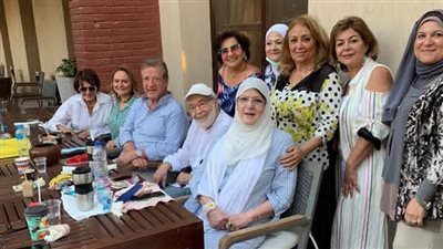 على أنغام عمرو دياب.. شمس البارودي تستعيد ذكريات حسن يوسف بصورة عائلية مؤثرة