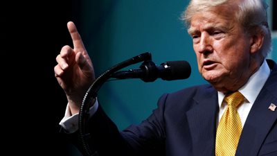 من الانتخابات إلى الاقتصاد.. كيف شككت مؤسسات التحقق في تصريحات ترامب؟