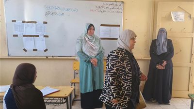 مدير المواد الثقافية بأزهرية  السويس  تتابع امتحانات الدور الثاني