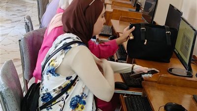 محافظ السويس: تأهيل العاملين بالحاسب الآلي لتعزيز التحول الرقمي والارتقاء 