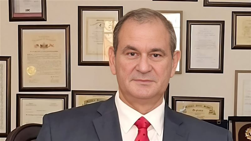 الدكتور مدحت الشريف،