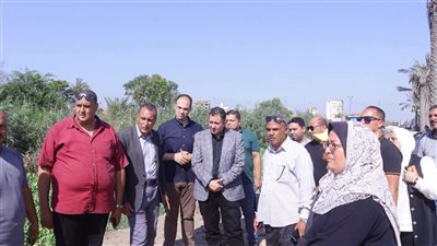 محافظ دمياط يتابع حل مشكلة الصرف الزراعي بحوض السواداية بكفر البطيخ ميدانيا