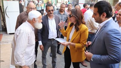 تنفيذ حملة توعية بإجراءات ترخيص المحال العامة بنطاق حي جنوب الجيزة