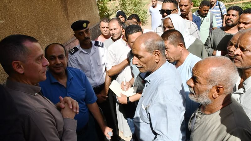 محافظ أسوان