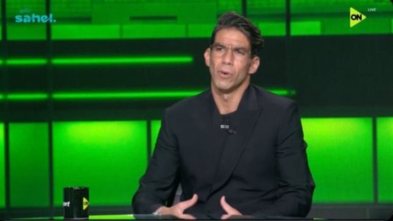شريف إكرمي حارس مرمى المنتخب والأهلي السابق