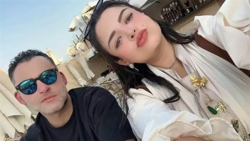 مقربة للفنان أحمد