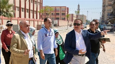  بدء تركيب البلدورات والأرصفة والارتقاء بالبنية التحتية بشارع أسوان ببورسعيد