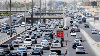 «قبل ما تنزل مشوارك».. كثافة مرورية في شوارع وميادين القاهرة والجيزة