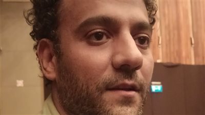 كريم أدريانو لـنيوزروم: المسرح يصنع الفنان والإنسان.. والانضباط أساس أي نجاح 