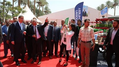 بمشاركة 75 عارض.. وزير الزراعة يفتتح معرض مركز البحوث الزراعية الثاني
