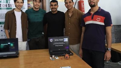 طلاب هندسة سوهاج يتصدرون هاكثون الذكاء الاصطناعي بمشروع لقياس السكر دون وخز
