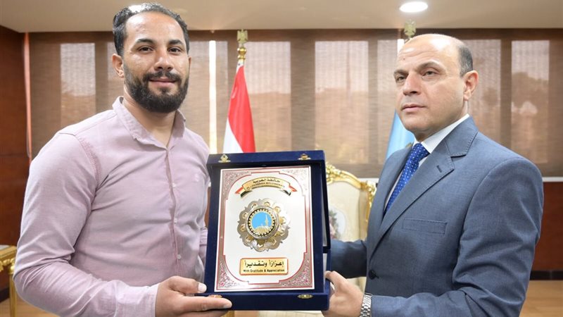 محافظ الغربية وأحمد