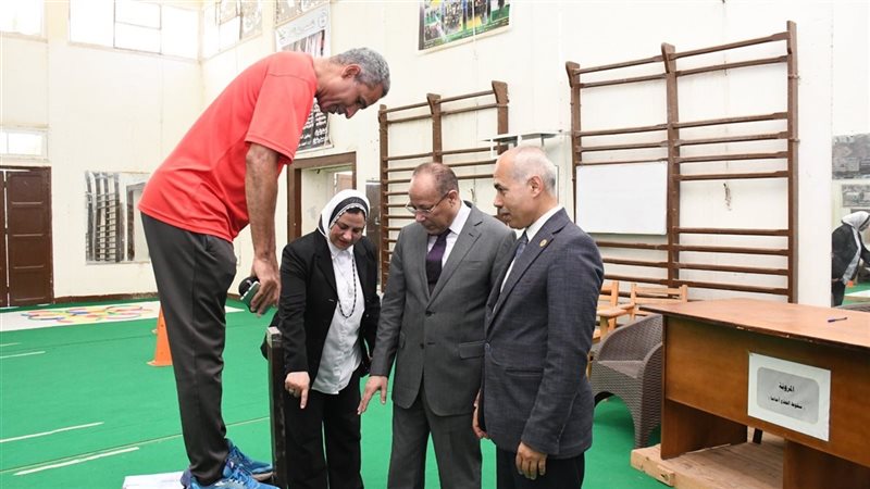  نائب رئيس جامعة