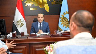 محافظ الغربية يعقد اللقاء الأسبوعي بالمواطنين لمناقشة الشكاوى والطلبات 